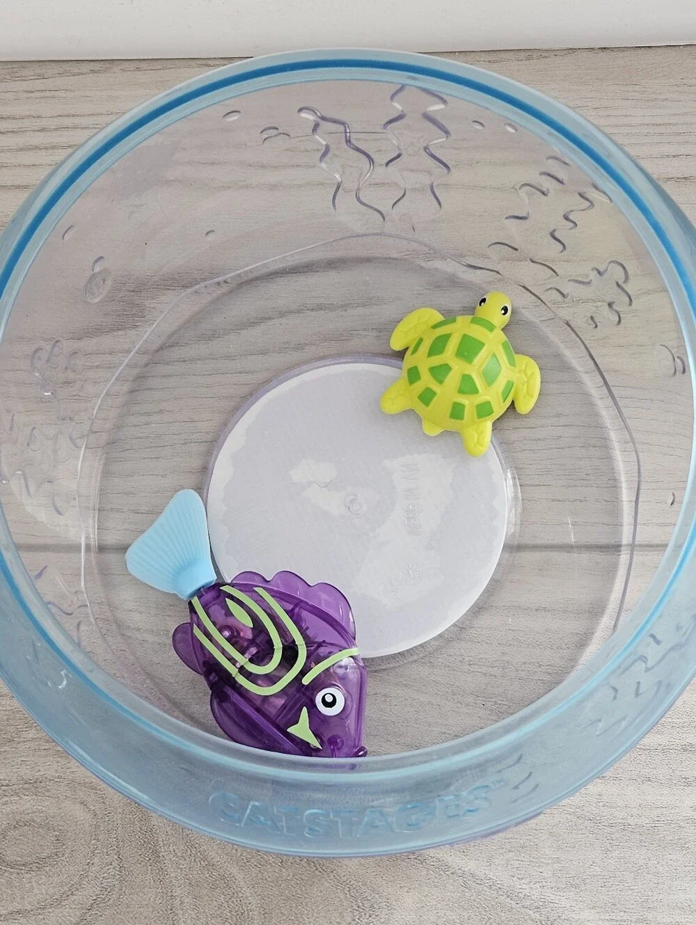 Catstages Meow-smerizing Fish Bowl Interactive Cat Toy-Electronic Swimming Fish